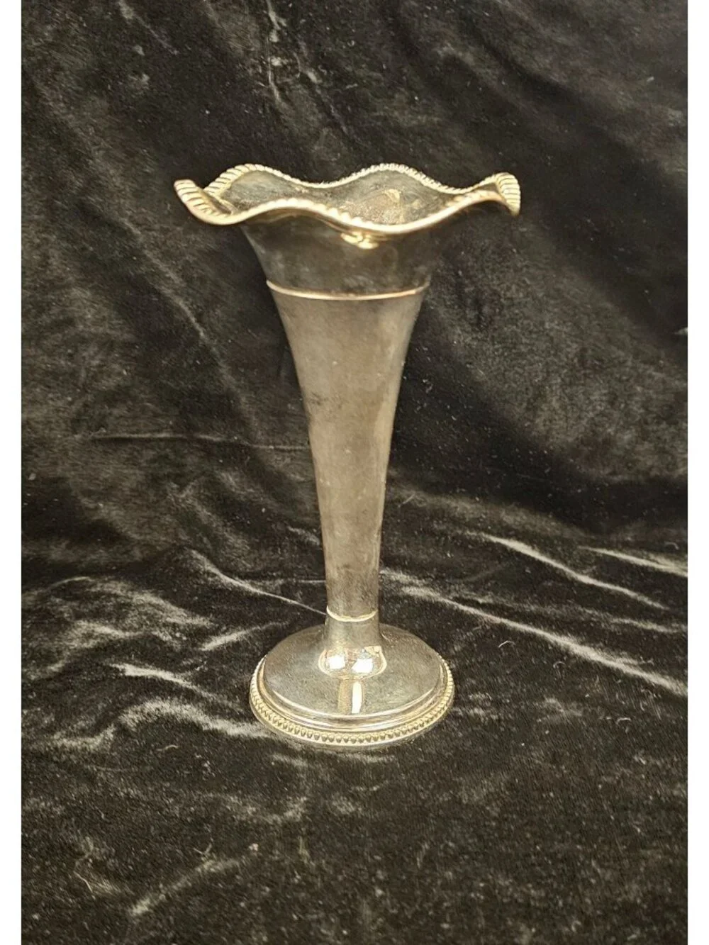 Silver-Plated Bud Vase With Scalloped Edge & Beaded Base 6.5